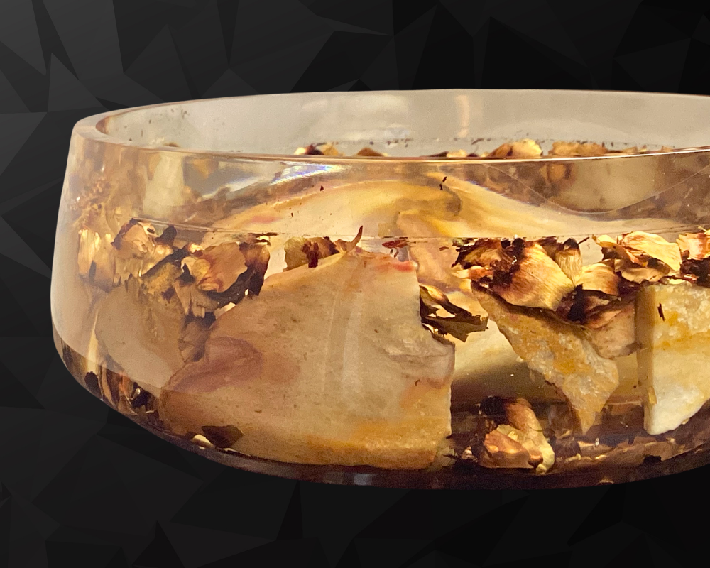 Handmade 7" Transparent Resin and Stone Bowl with Pinecone Shavings – Food-Safe Decorative Catchall