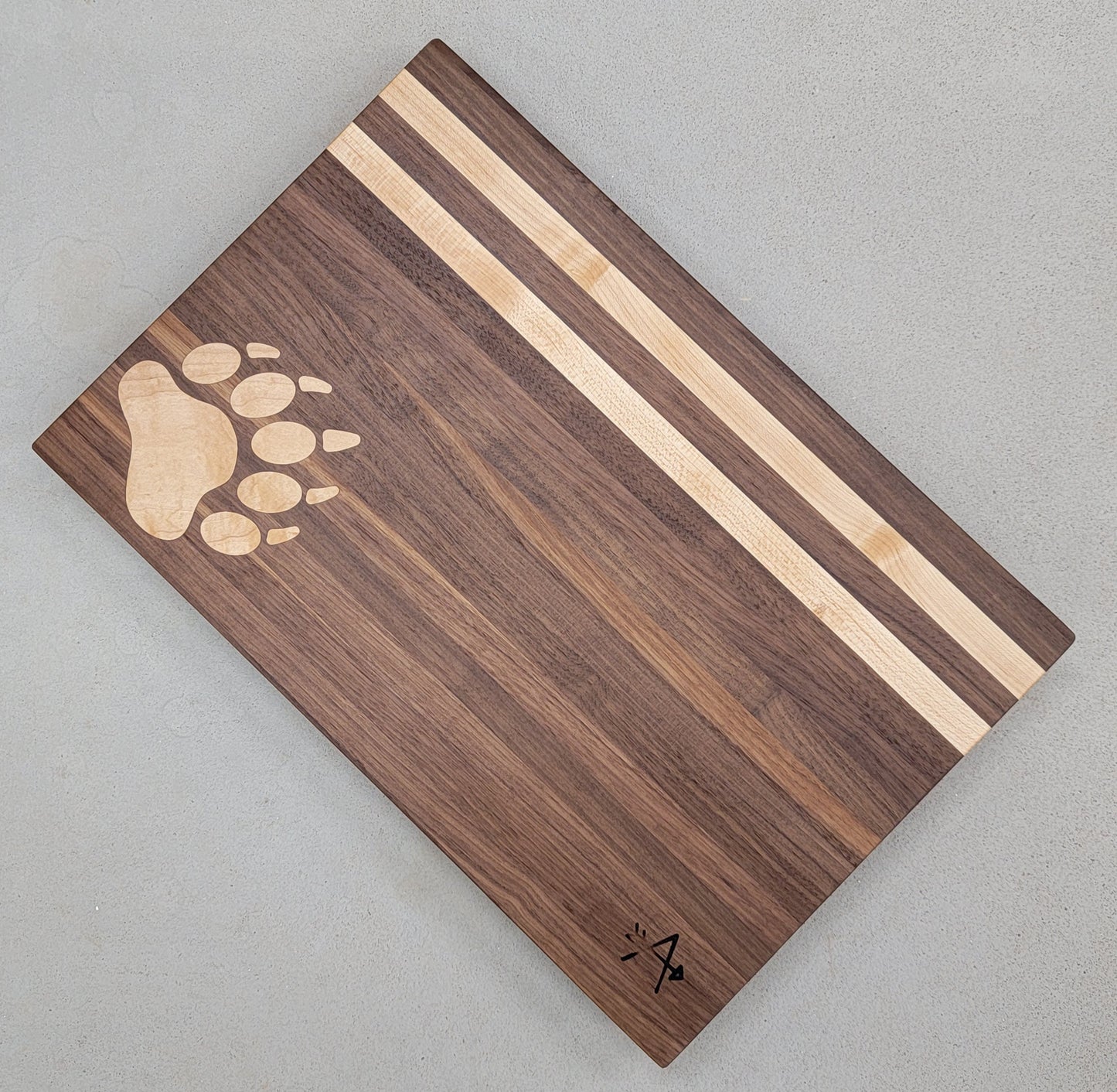 " Bear " Walnut and Maple Wood Cutting Board