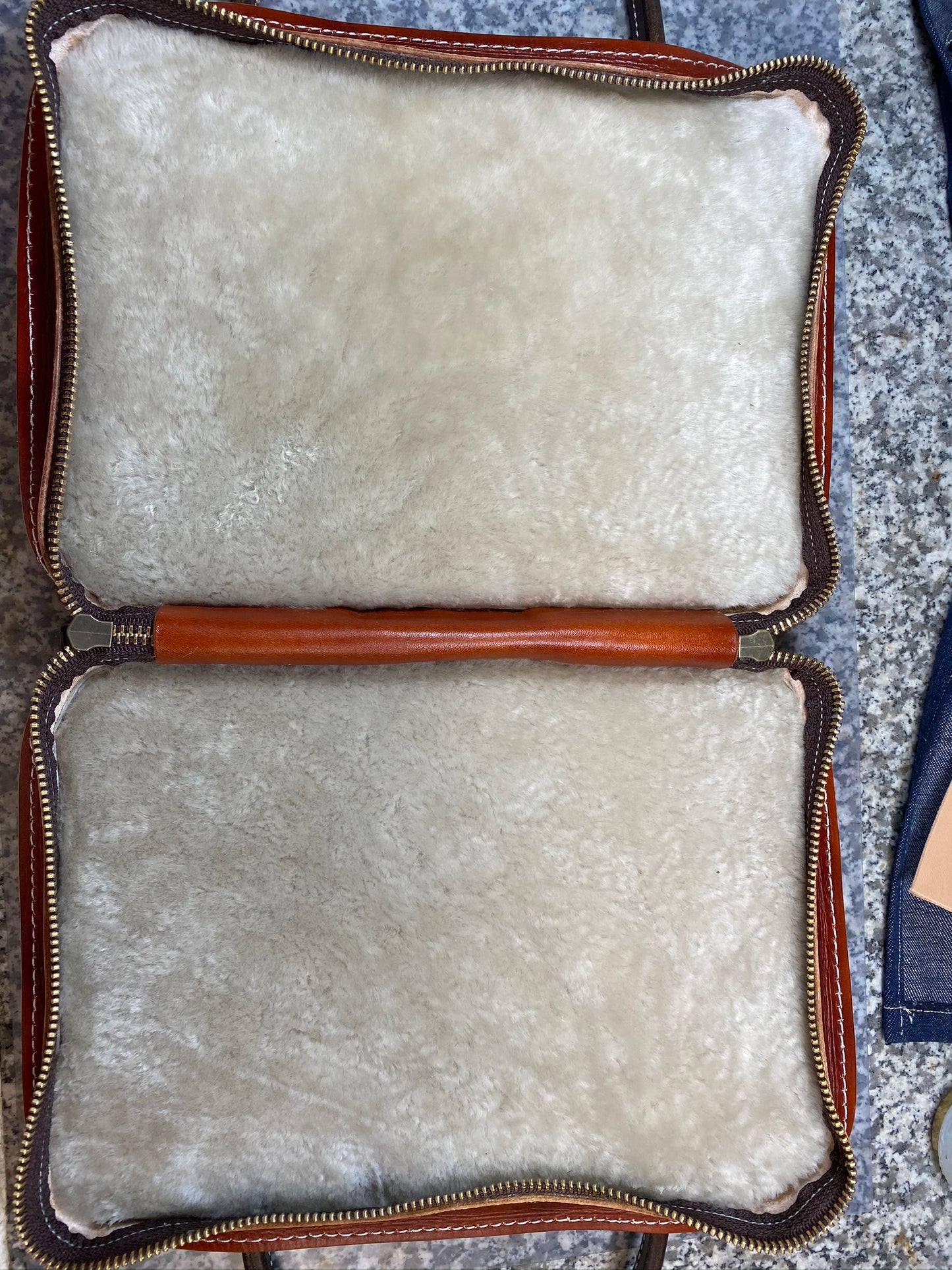 Hand Tooled Leather " Oak Design " Pistol Carrying Case